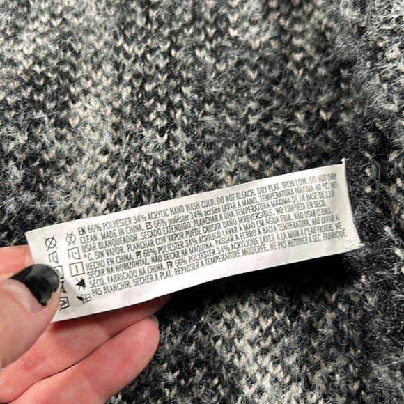 FOREVER 21, girl’s fuzzy cardigan!! - Picture 9 of 10